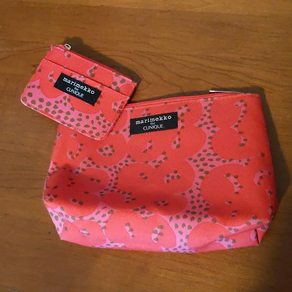 Clinique Makeup Bag - Picture 1 of 4